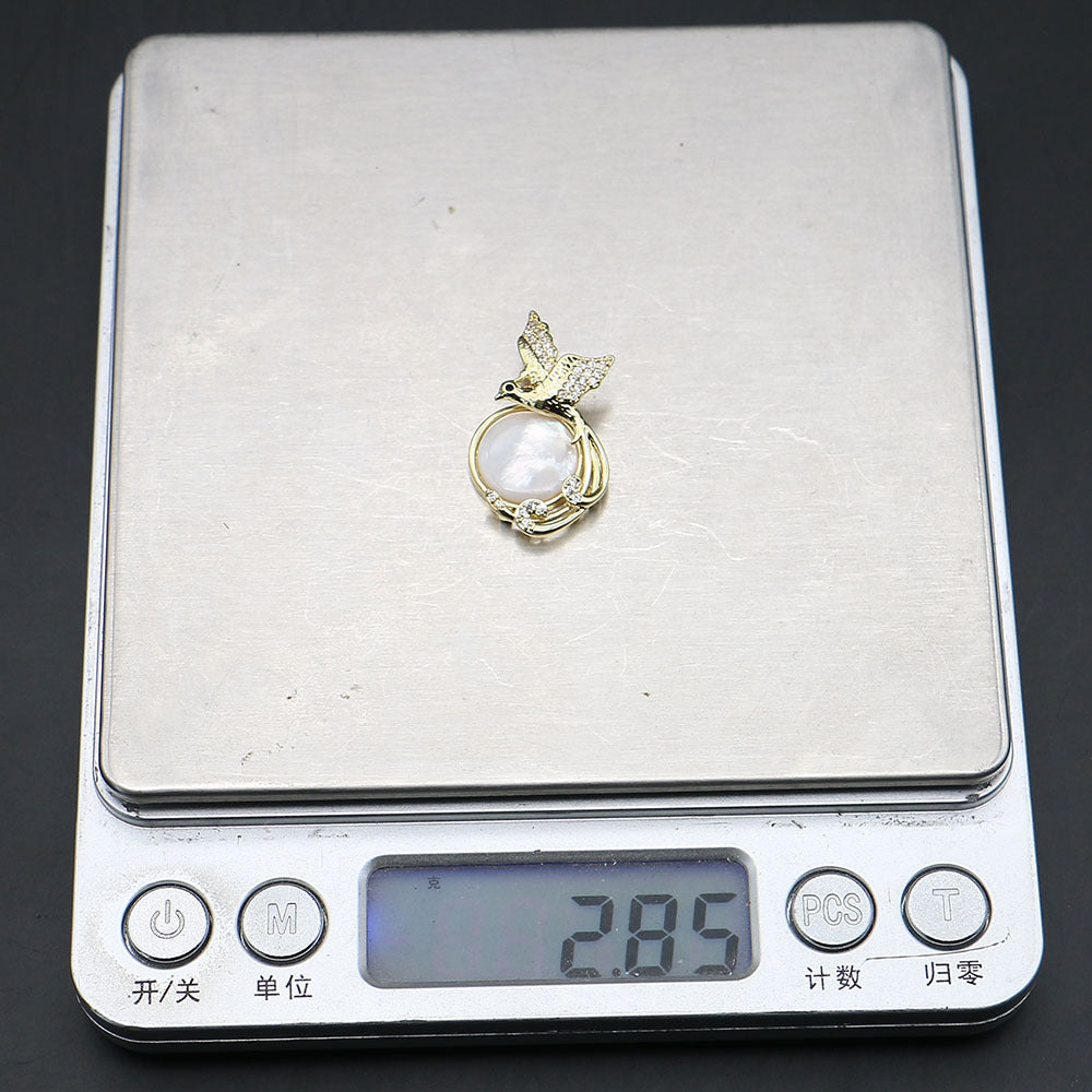 Round Shell Pendant With Rhinestones, Electroplated Finish, White Color