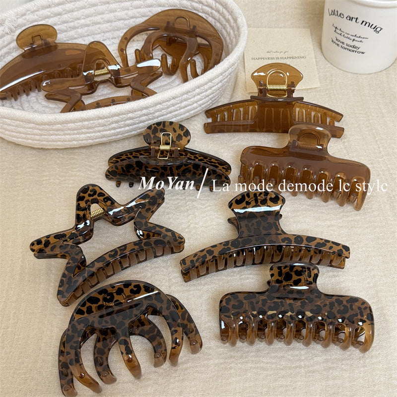 Vintage Style Shell Hair Claw For Women Made Of Durable PC Material In Coffer Color