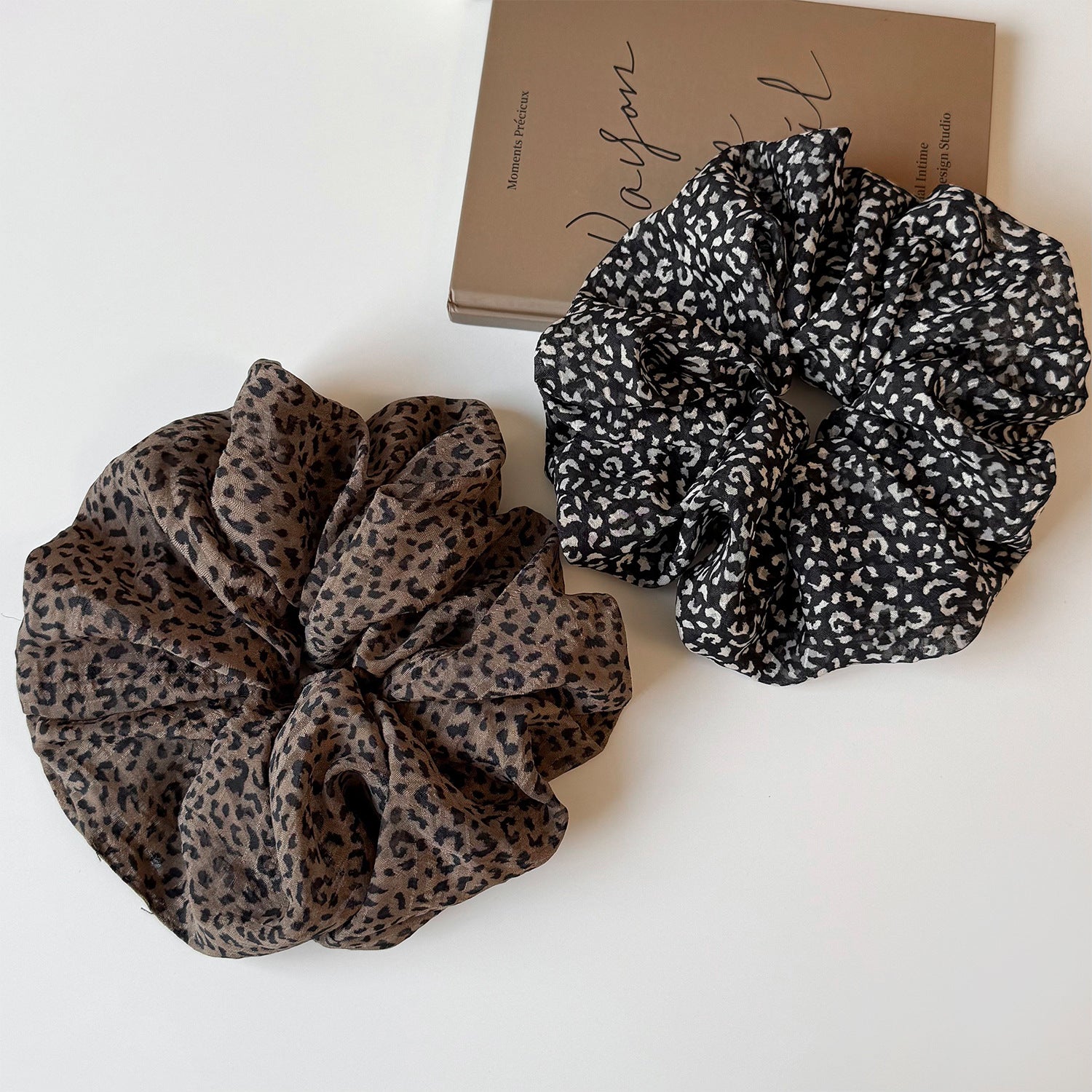 French Style Leopard Print Scrunchie For Women In Black & White, Made With Soft Gauze Material Hair Accessory