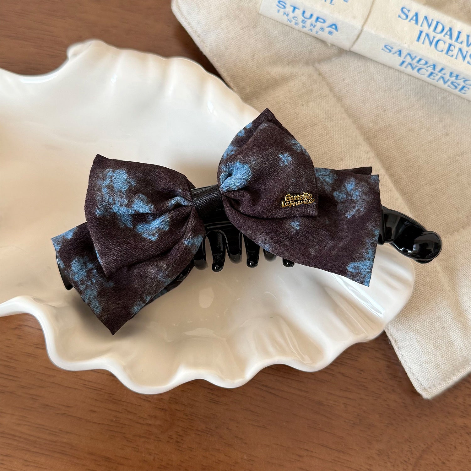 Bow Tie Banana Clip Hairpin For Women, Made Of Cloth, Available In Dyed Black