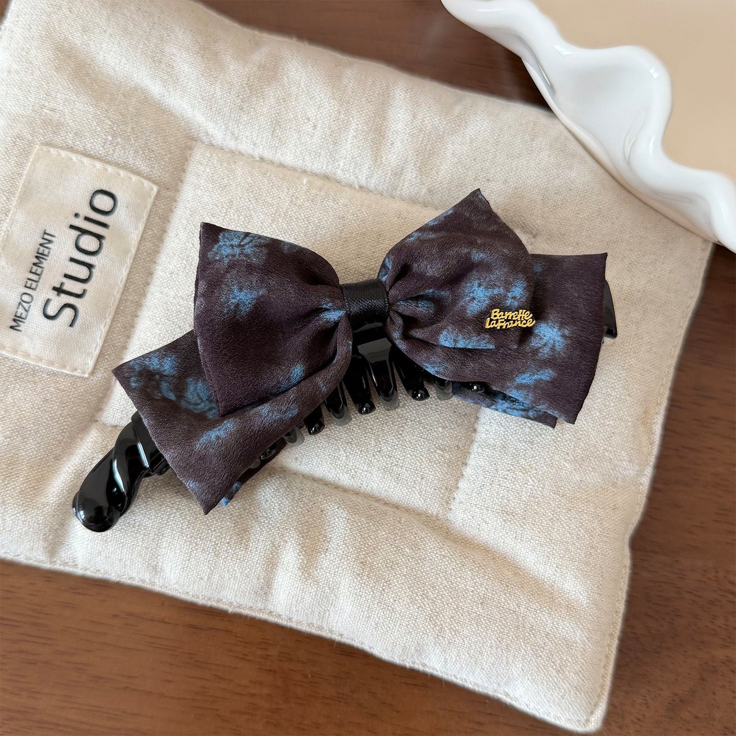 Bow Tie Banana Clip Hairpin For Women, Made Of Cloth, Available In Dyed Black