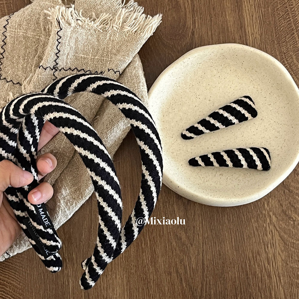 Stripe Hair Band For Women In Black & White, Made Of Wool Yarn, Perfect For Autumn