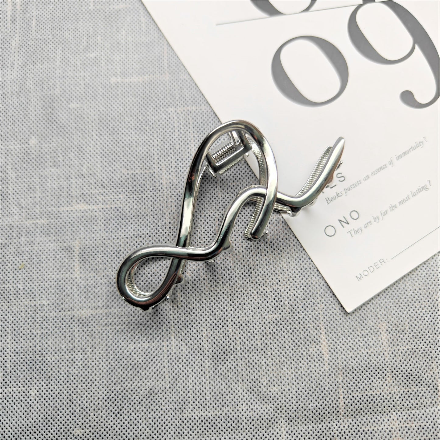 Shark Simple Style Hair Claws For Women In Silver, Made Of Durable Zinc Alloy Hairpin
