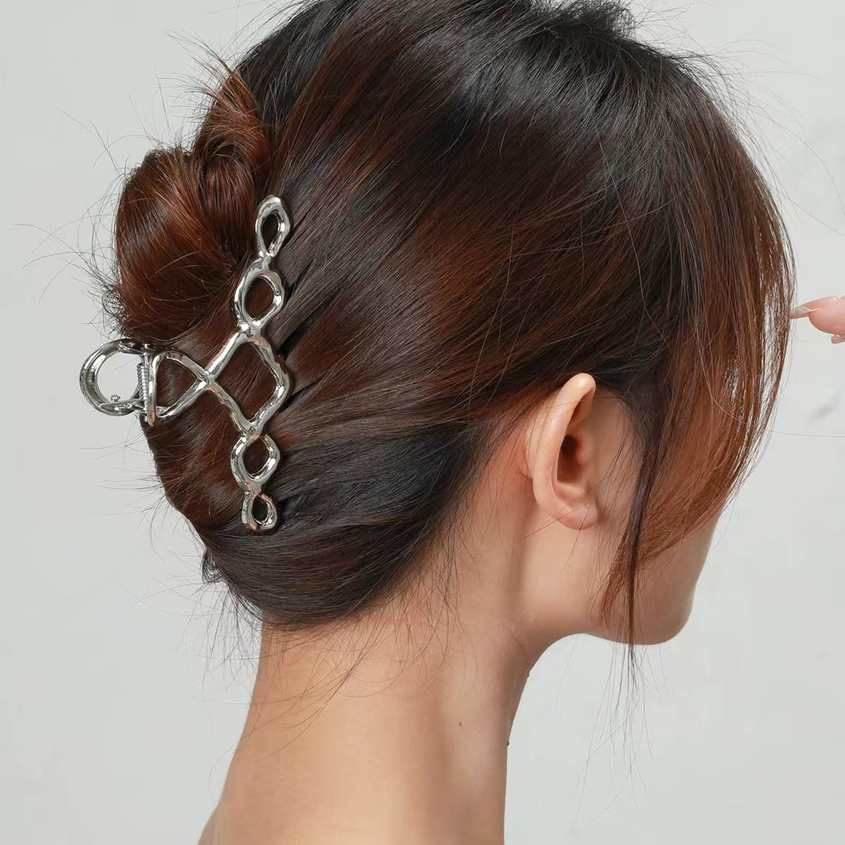 Shark Simple Style Hair Claws For Women In Silver, Made Of Durable Zinc Alloy Hairpin