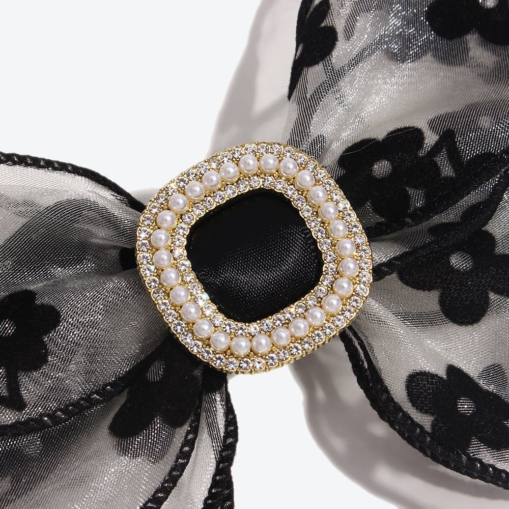 Sweet Pearl Hairpin For Women Made With Gauze, Featuring Dyed Black Color