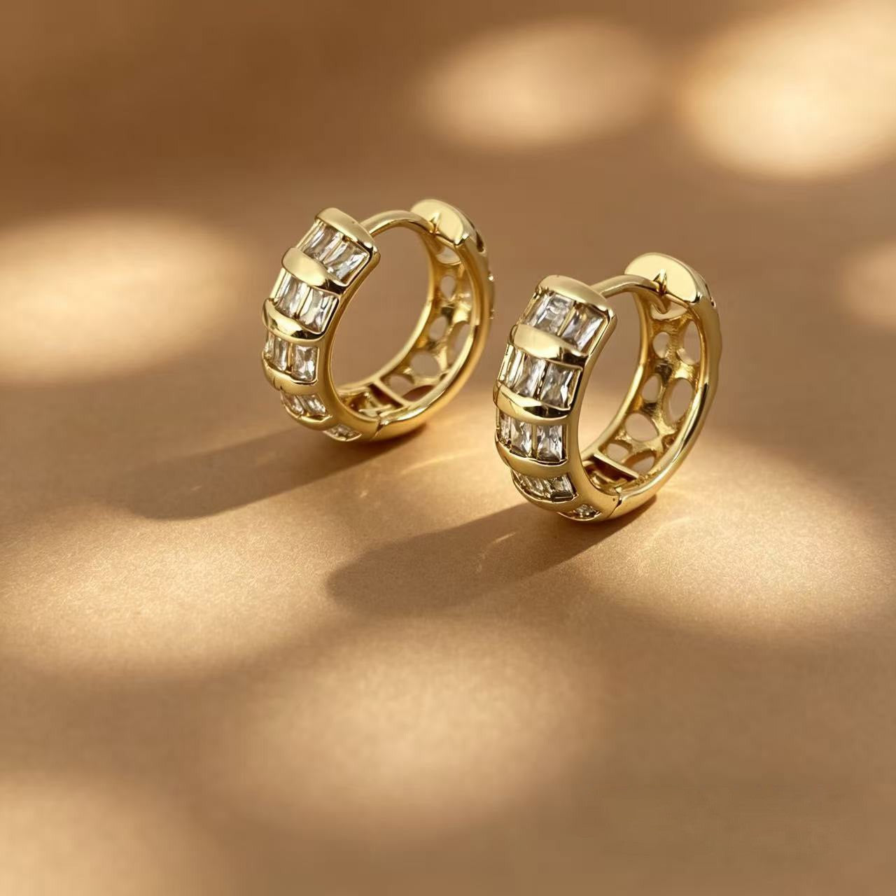 Retro Round Copper Earrings For Women With Electroplated Gold Plating And Zircon Inlay