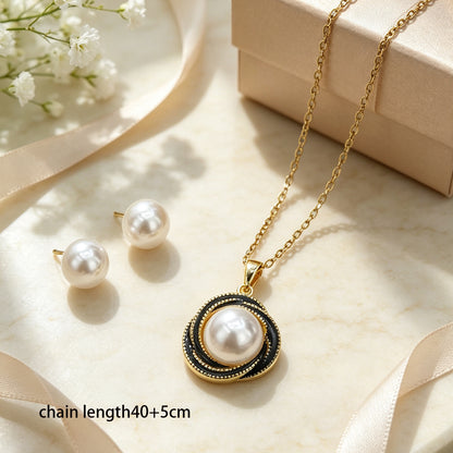Women’s Pearl Pendant Necklace In Real Gold Plated Titanium Steel With Imitation Pearl On Cable Chain