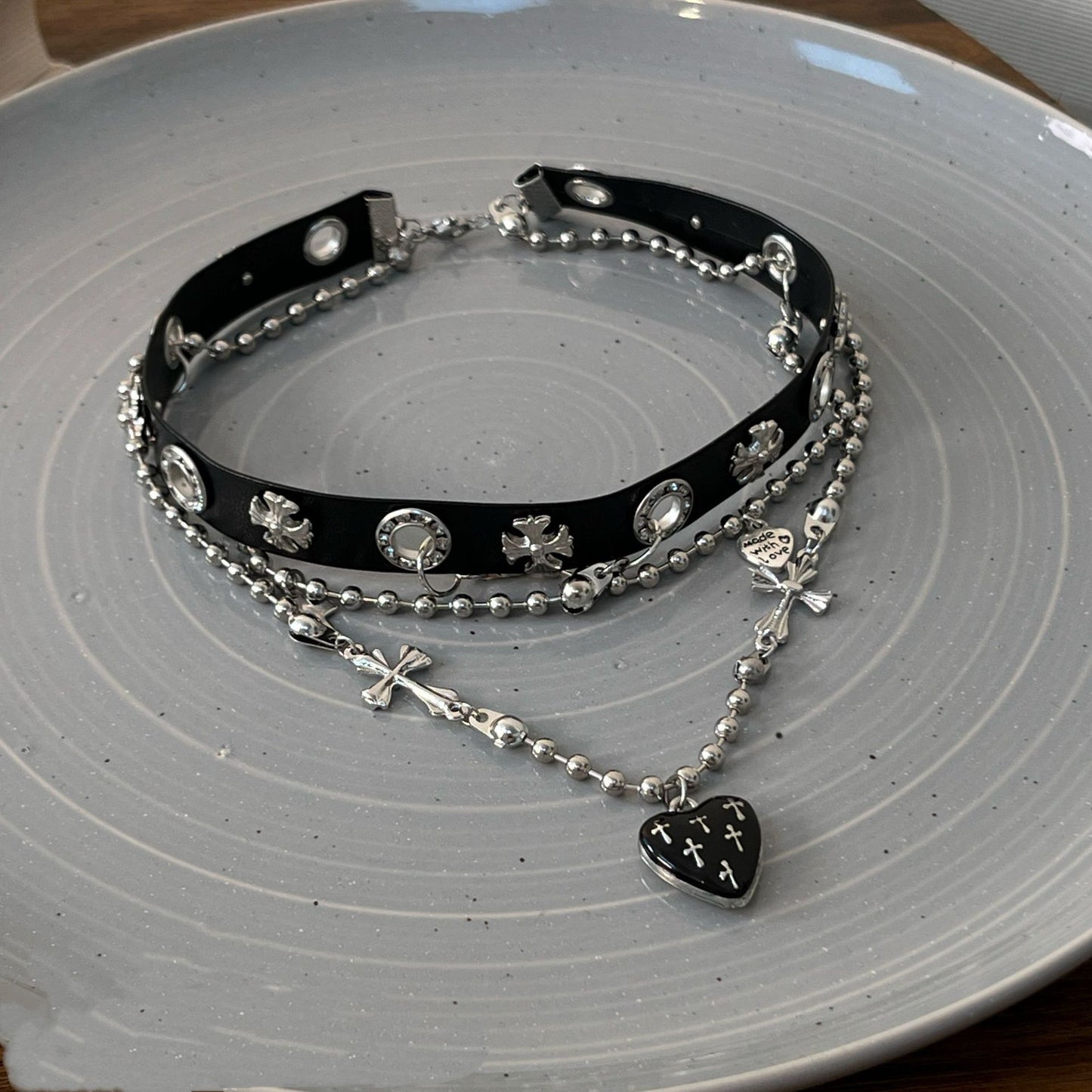 Punk Cross Choker Necklace For Women With Leather Rope Chain And Alloy Pendant In PU Leather