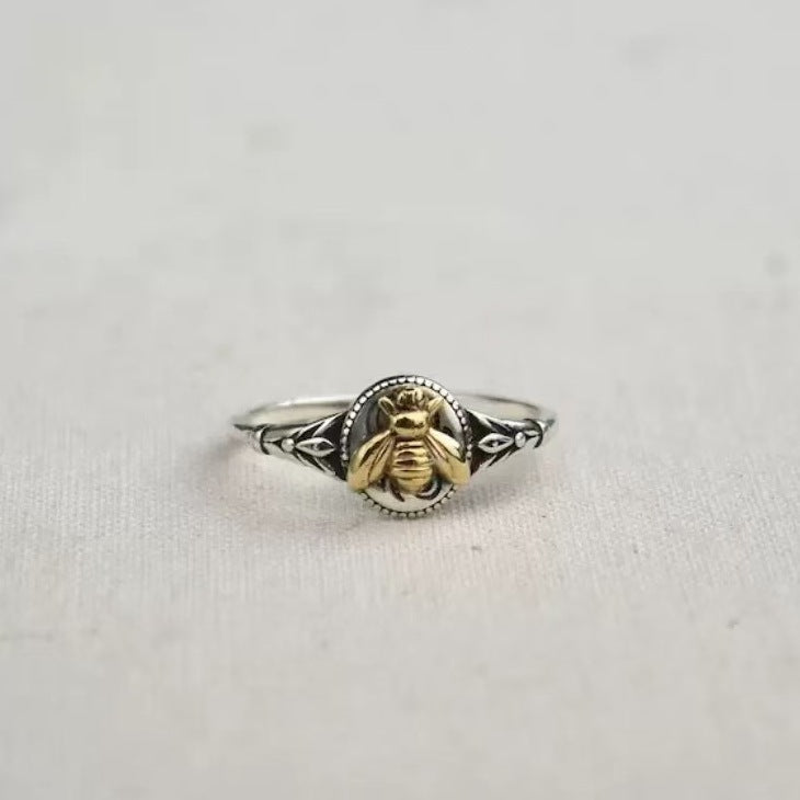 Bee Pattern Unisex Alloy Ring With Electroplated Gold Finish, Featuring Bohemian Style