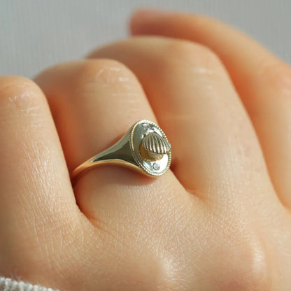 Vintage Style Shell Ring For Women In Copper With Zircon Inlay And Bezel Setting