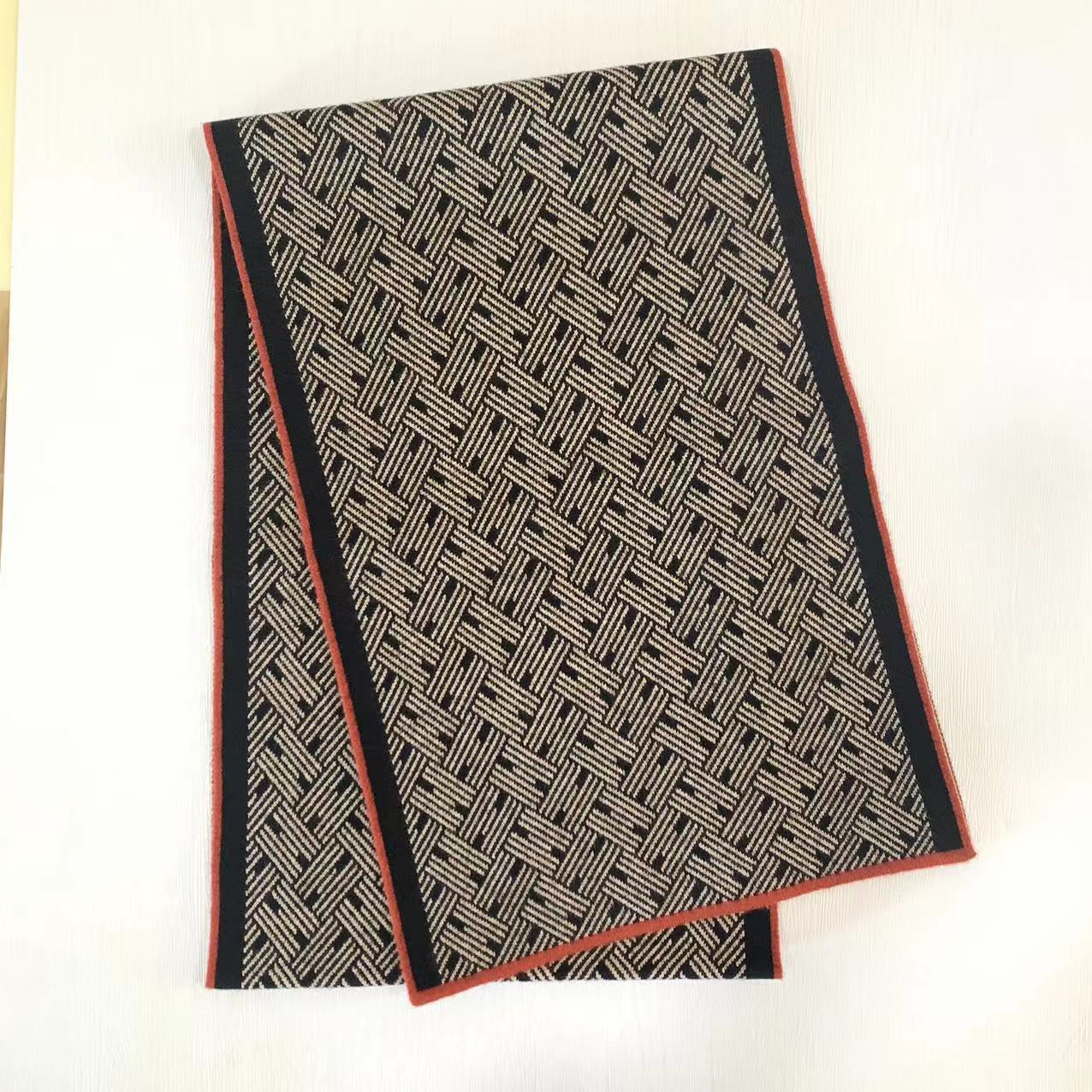 Men's Plaid Knit Scarf In Black & White, Perfect For Autumn And Winter