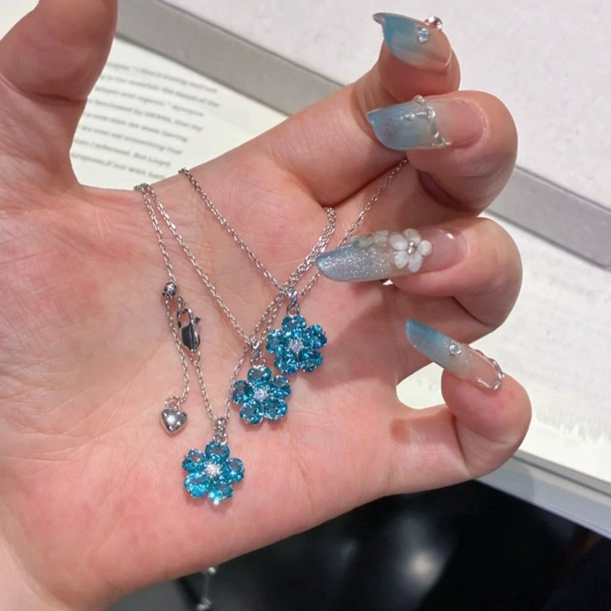 Blue Flowers Pendant Necklace For Women With Electroplated Zinc Alloy Material