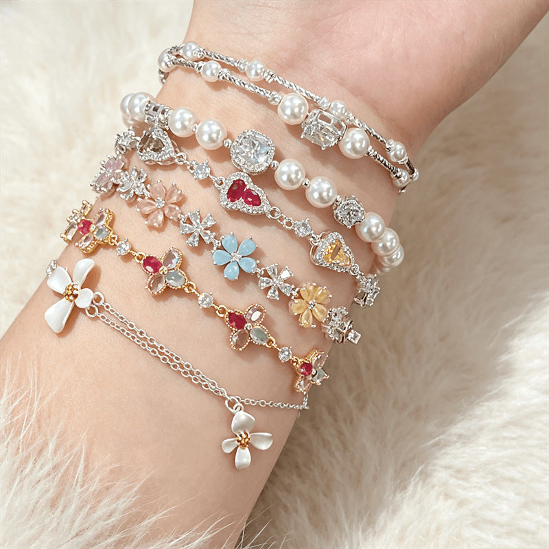 Luxurious Pearl Bracelet For Women With Copper Chain And Zircon Inlay Featuring Electroplated Gold Plating