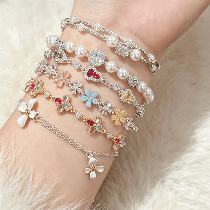 Luxurious Pearl Bracelet For Women With Copper Chain And Zircon Inlay Featuring Electroplated Gold Plating