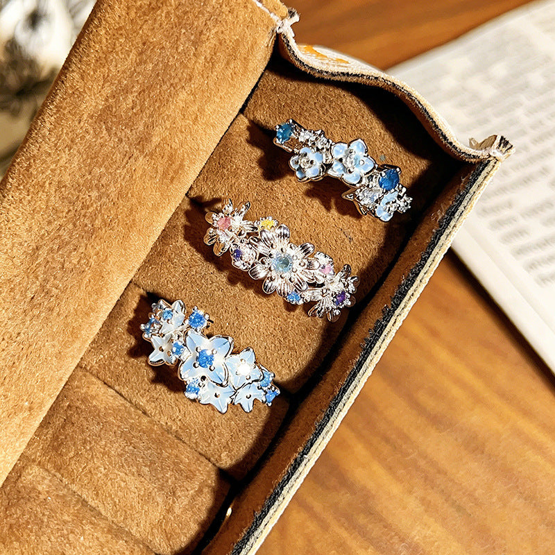 Women’s Open Copper Ring With Flower Pattern And Zircon Inlay In Light Blue