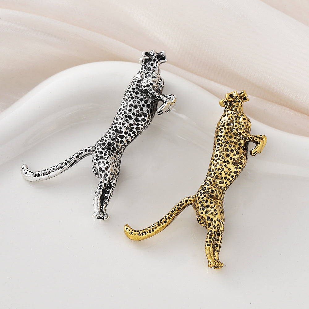 Gold Animal Pin Made Of Zinc Alloy Featuring Electroplated Craftsmanship