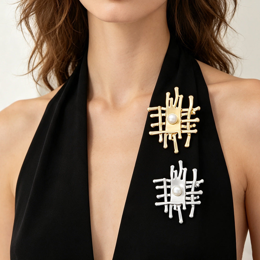 Pin Tree Pattern In 304 Stainless Steel With Artificial Pearl Inlay, Electroplated Finish, Available In Gold