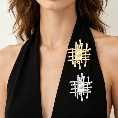 Pin Tree Pattern In 304 Stainless Steel With Artificial Pearl Inlay, Electroplated Finish, Available In Gold