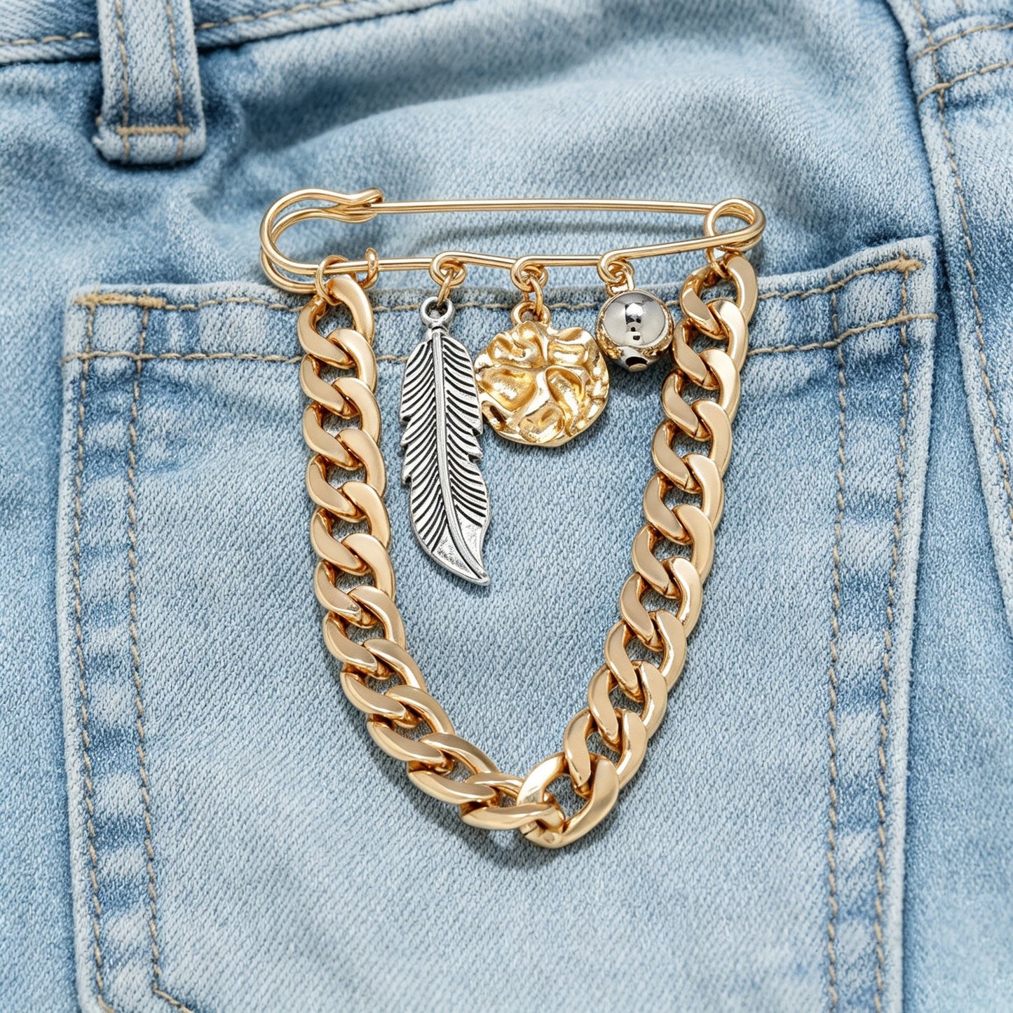 Feather Pin Made Of Alloy With Electroplated Finish, Available In Gold