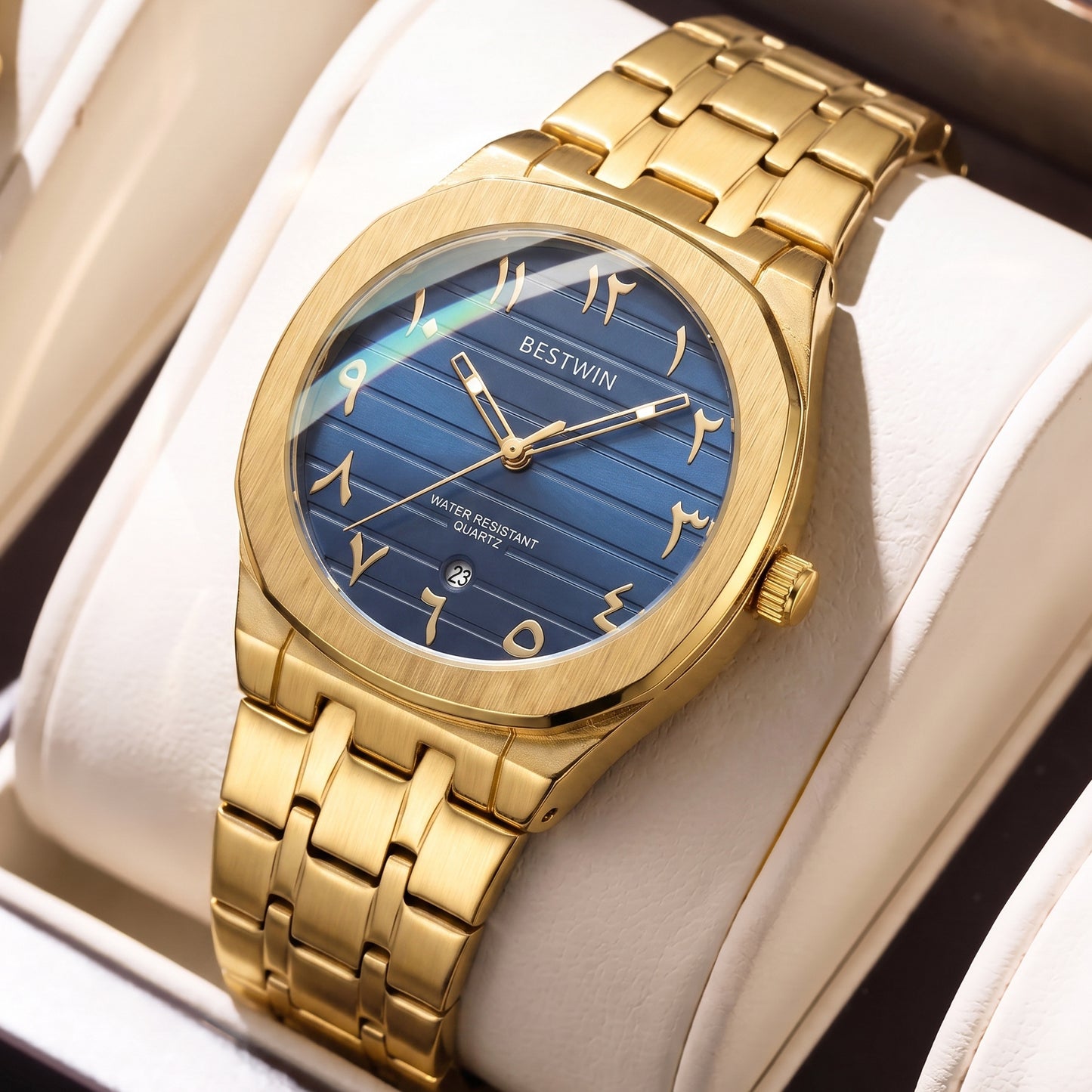Men's Quartz Watch With Stainless Steel Strap And Round Dial Featuring Tempered Glass Mirror And Butterfly Double Snap Buckle