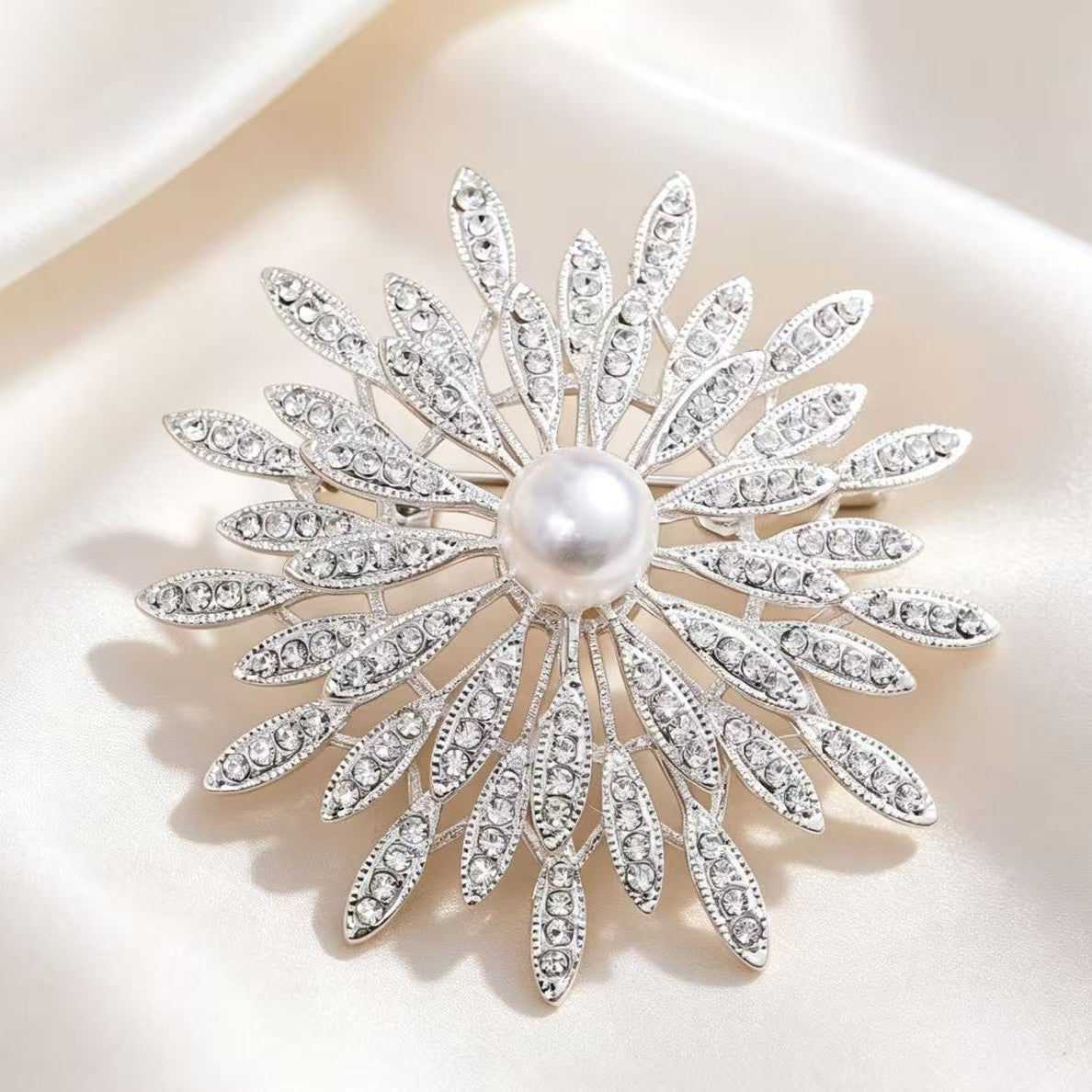 Gold Alloy Flower Pin With Artificial Pearl Inlay Featuring Electroplated Craftsmanship