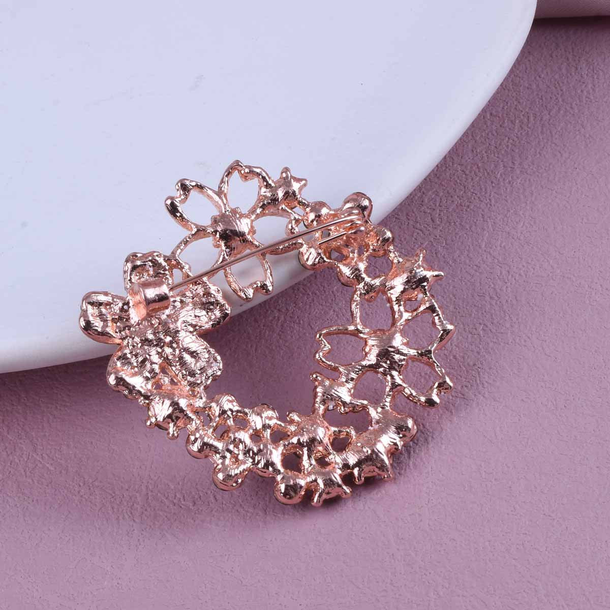 Flowers Pin In Rose Gold With Diamond Craft, Made Of Zinc Alloy And Inlaid With Rhinestones