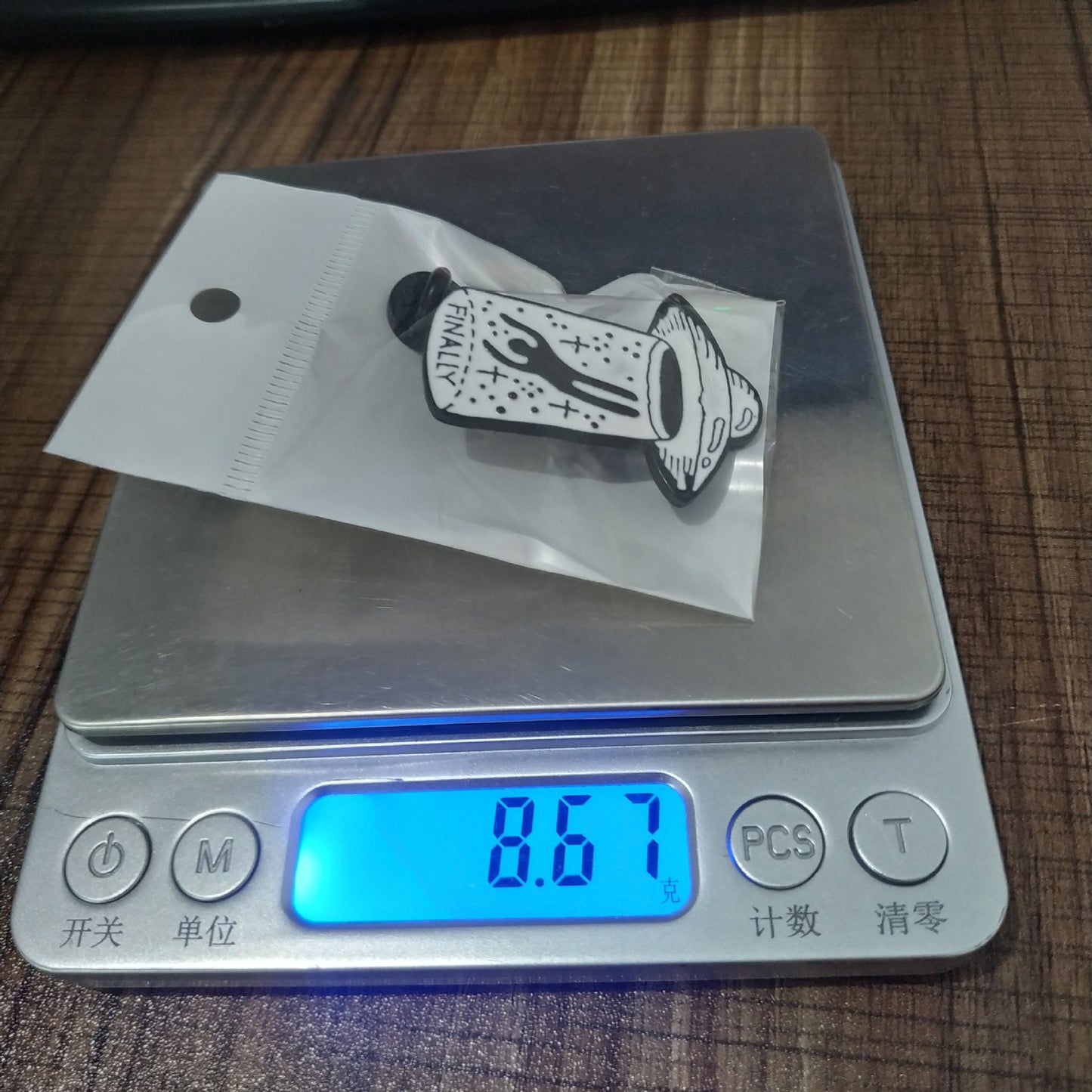Alien Pin Made Of Alloy Featuring Enamel Craftwork