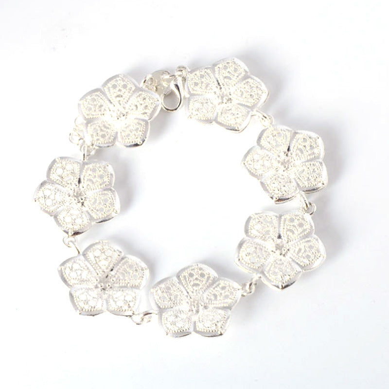Exaggerated Flowers Gold Alloy Bracelet For Women With Electroplated Finish, Stylish Bangle Accessory