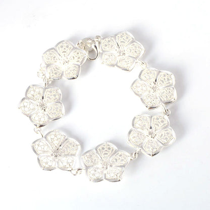 Exaggerated Flowers Gold Alloy Bracelet For Women With Electroplated Finish, Stylish Bangle Accessory