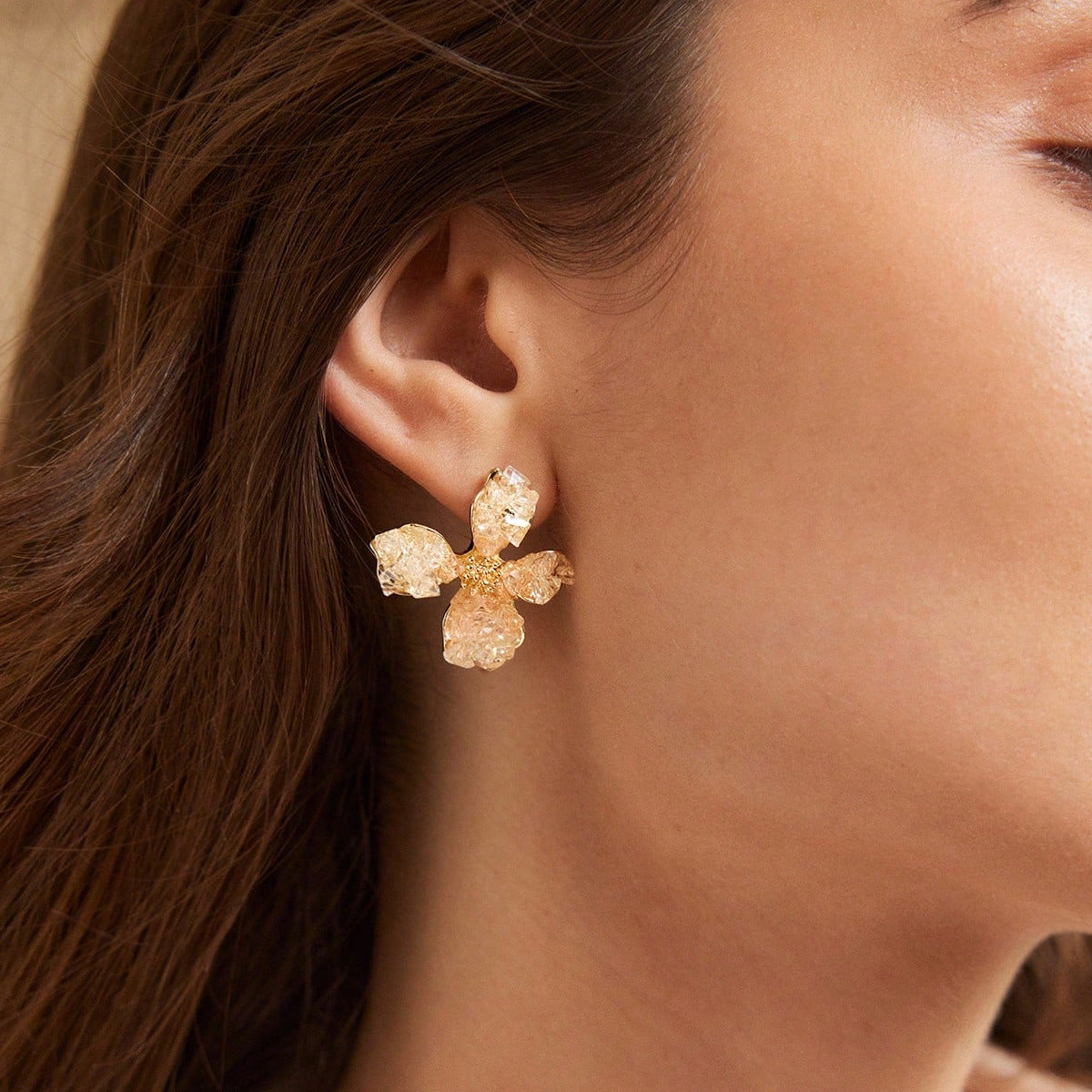 Unisex Flowers Earrings Made Of Zinc Alloy With Crystal Inlay, Featuring Electroplated Finish And 304 Stainless Steel Ear Pins