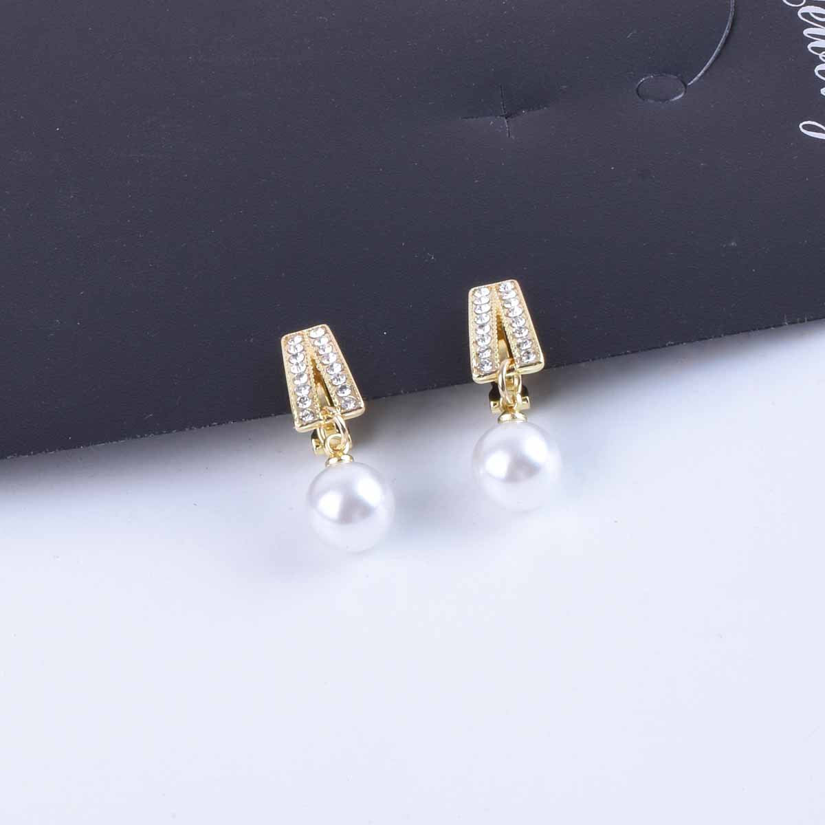Geometric Sweet Clip Earrings For Unisex Featuring Zinc Alloy And 304 Stainless Steel With Rhinestone Inlay