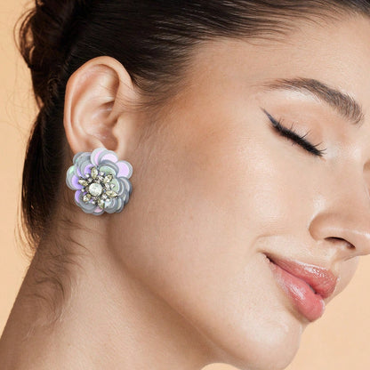 Silver Zinc Alloy Flowers Stud Earrings For Unisex Featuring Sweet Style