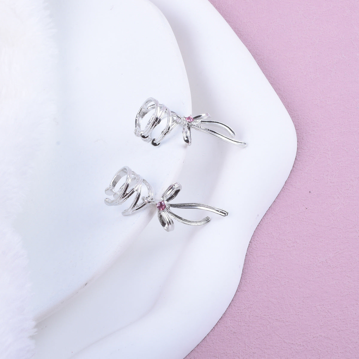 Silver Bow Tie Clip Earrings For Unisex Featuring Electroplated Zinc Alloy With Sweet Style