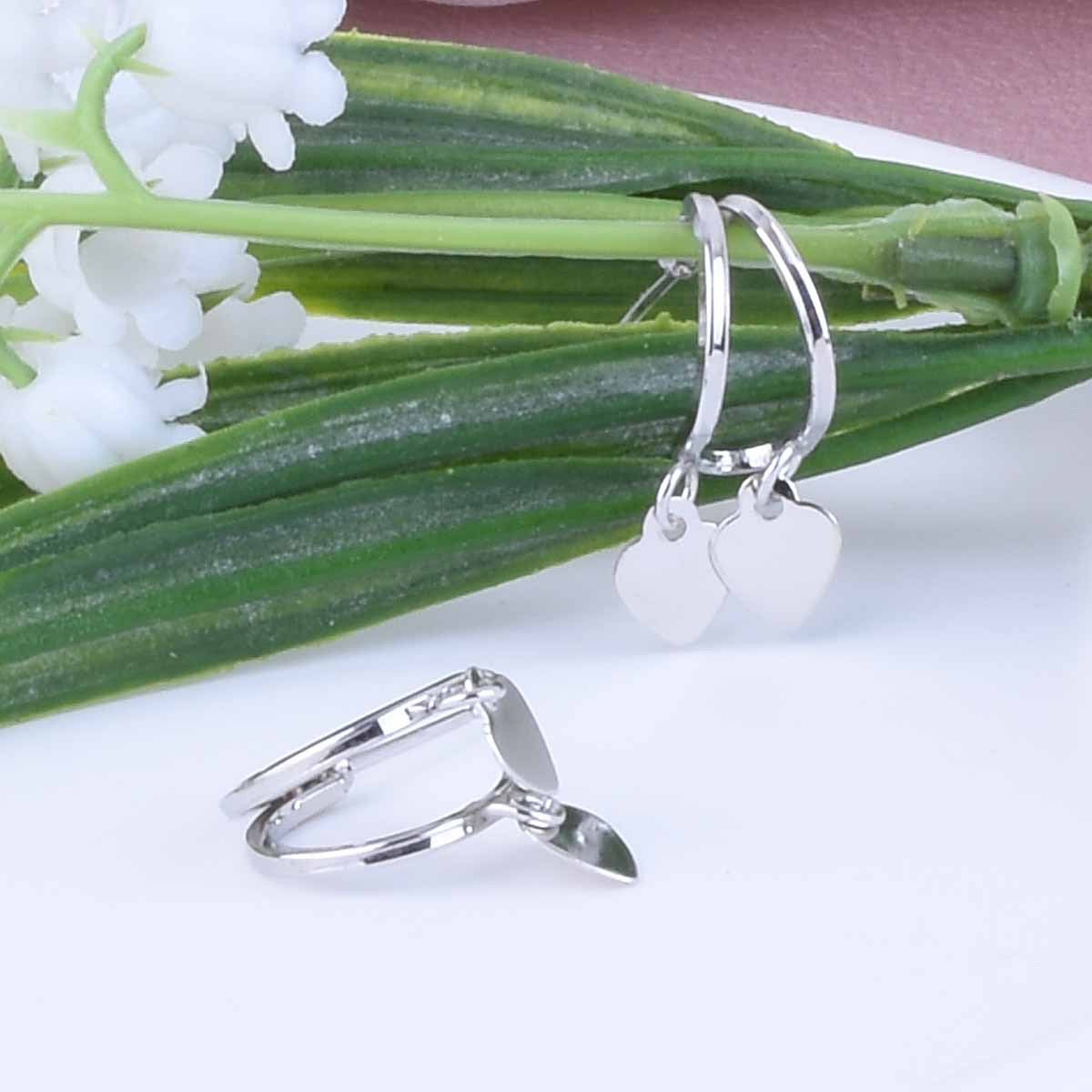 Heart Shape Stud Earrings For Unisex Featuring Electroplated Zinc Alloy In Silver With Sweet Style