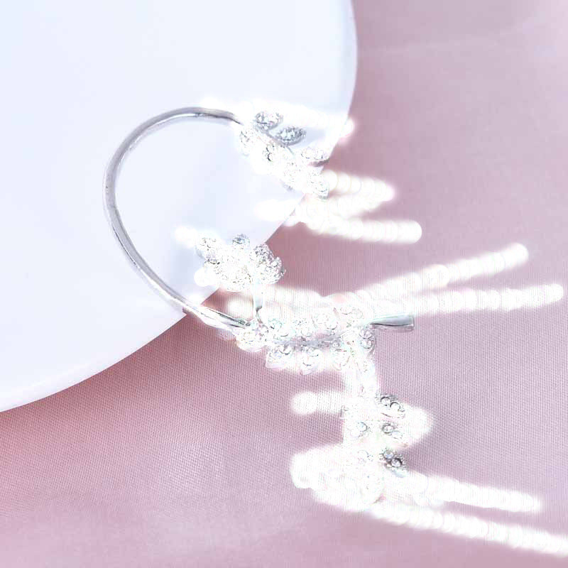 Sweet Gold Leaves Ear Cuff Earrings For Women Featuring Electroplated Alloy Design