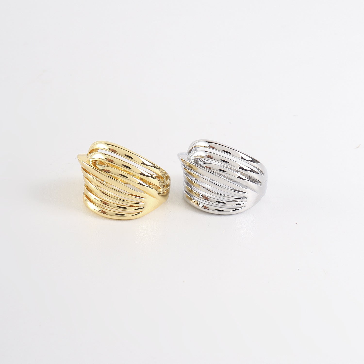 Unisex Stripe Open Rings Made Of Copper With Real Gold Plated Finish In Elegant Gold Color