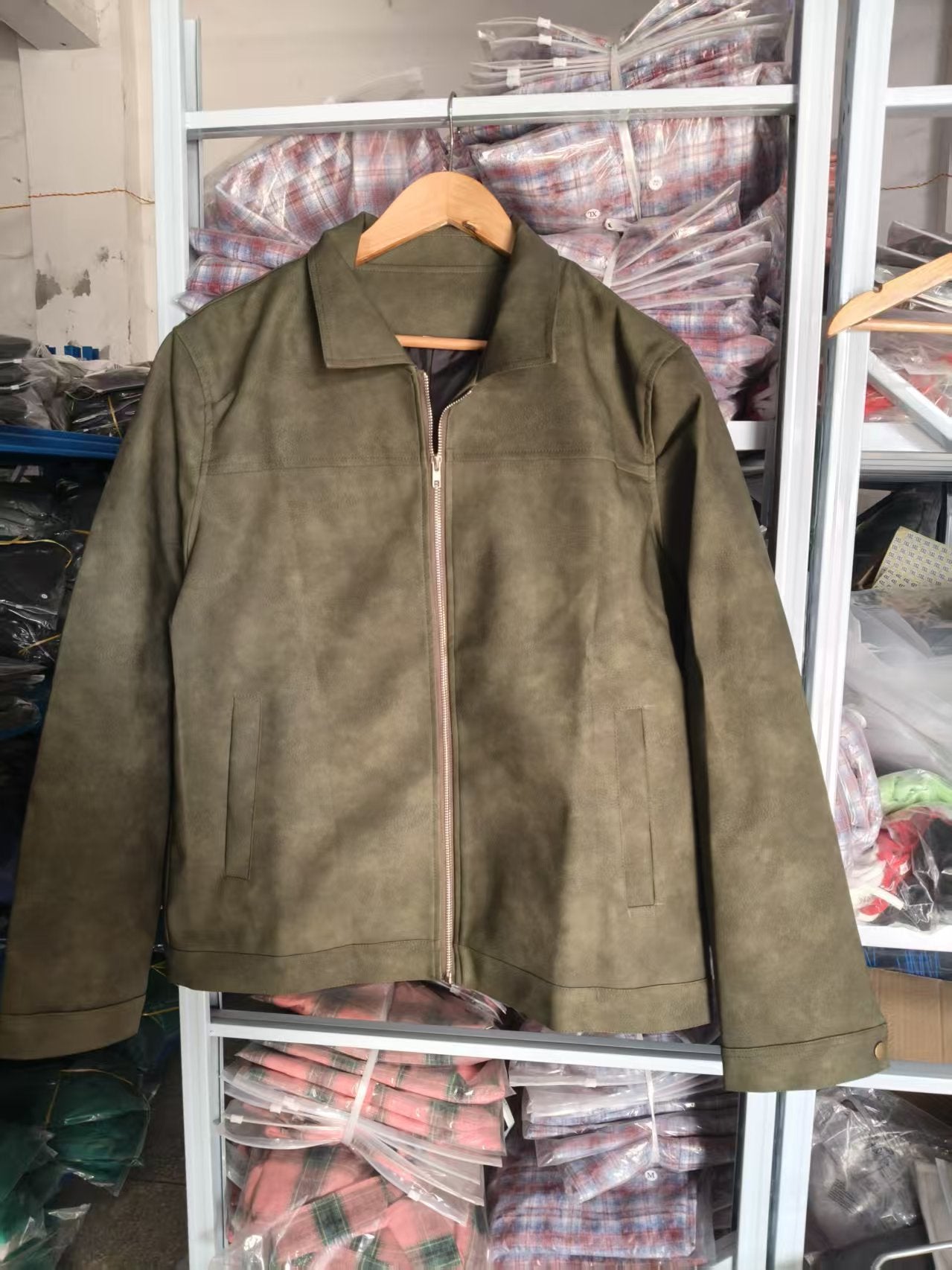 Men's Simple Style Solid Color Jacket With Zipper Placket In Dyed Black, Made From Durable PU Fabric