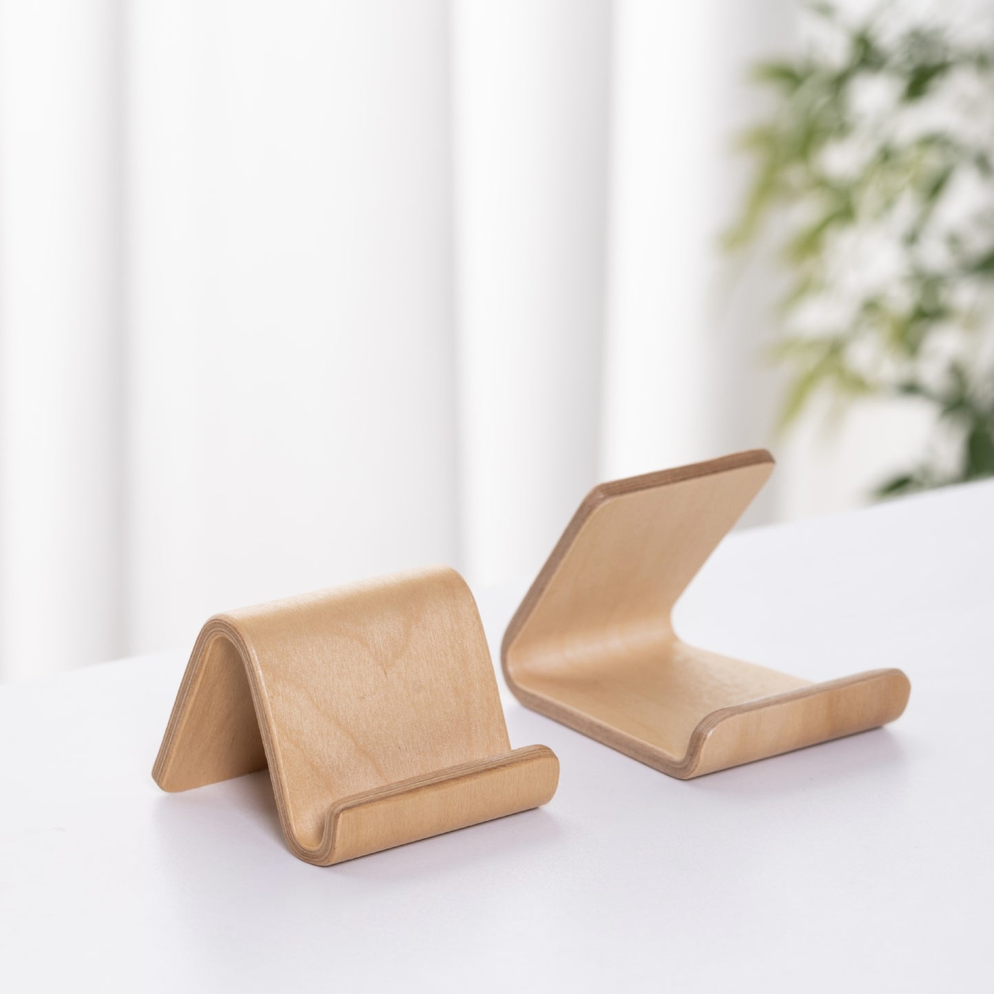 Simple Style Portable Desktop Phone Stand Made Of Wood, Ideal For Convenient Phone Viewing