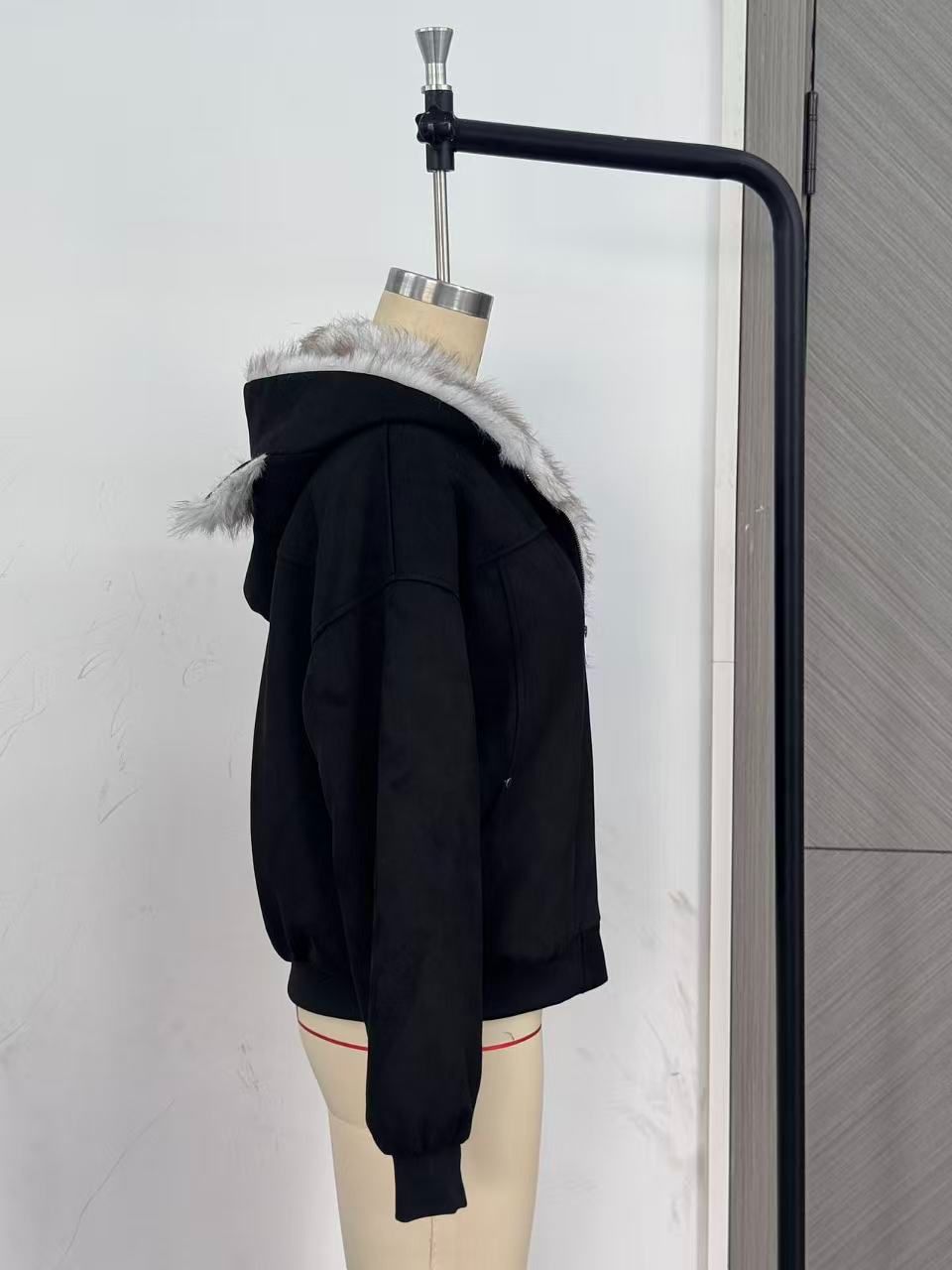 British Style Solid Color Coat With Zipper Placket, Hooded Design, Made Of Polyester Featuring Patchwork Craftsmanship