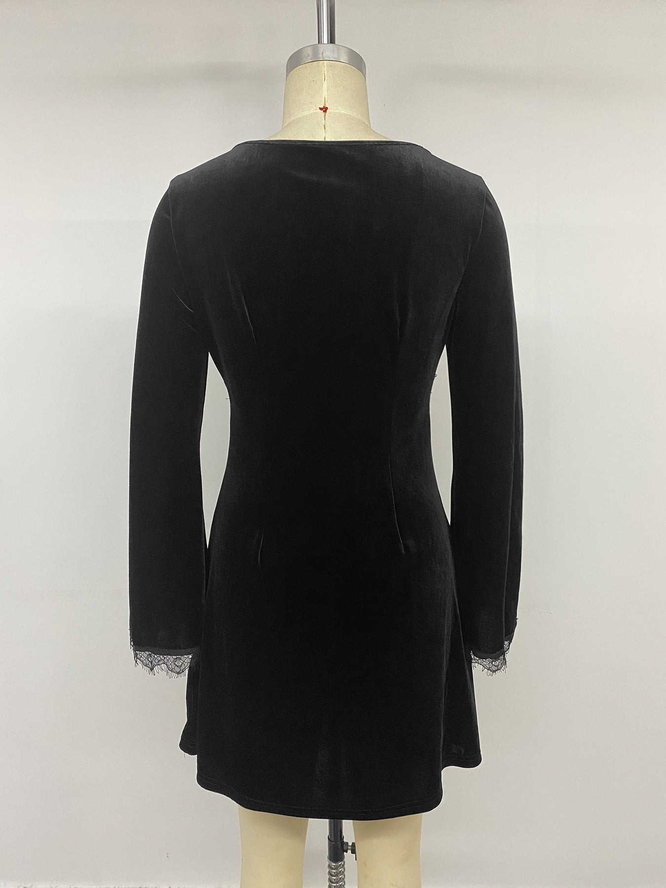 Vintage Style Solid Color Lace Dress With Long Sleeve And V Neck, Perfect For Date Occasion