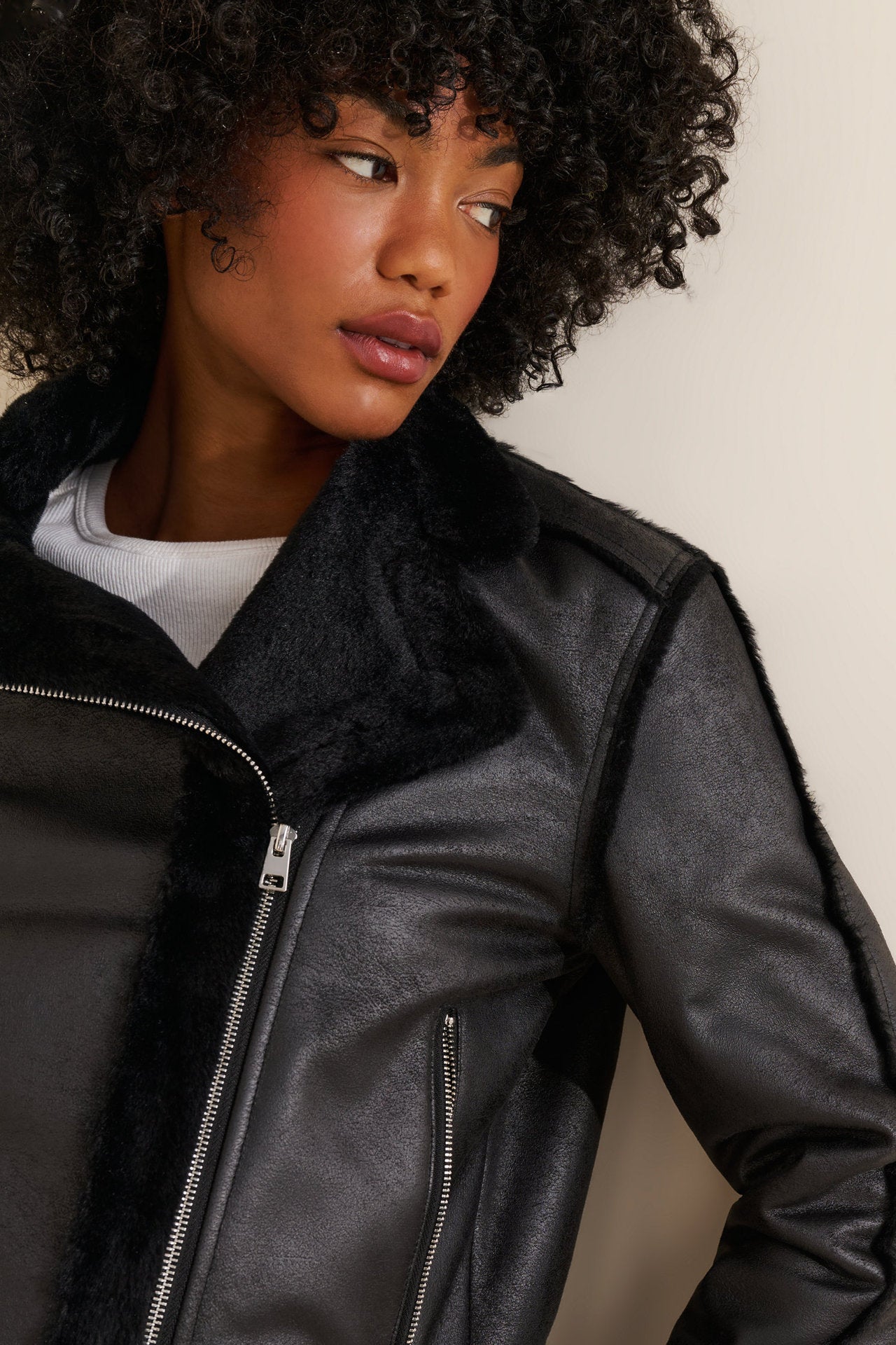 Punk Solid Color Women's Leather Jacket In PU Fabric Featuring Zipper Placket