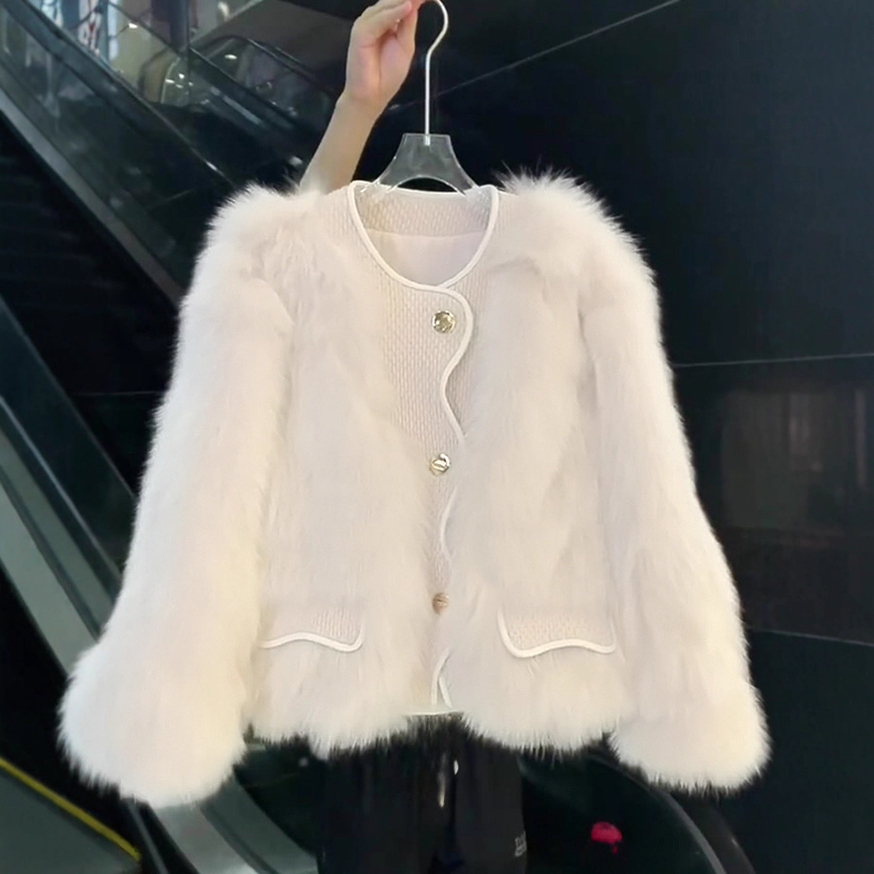 Elegant Pocket Faux Fur Coat With Round Neck In Warm Polyester Fabric