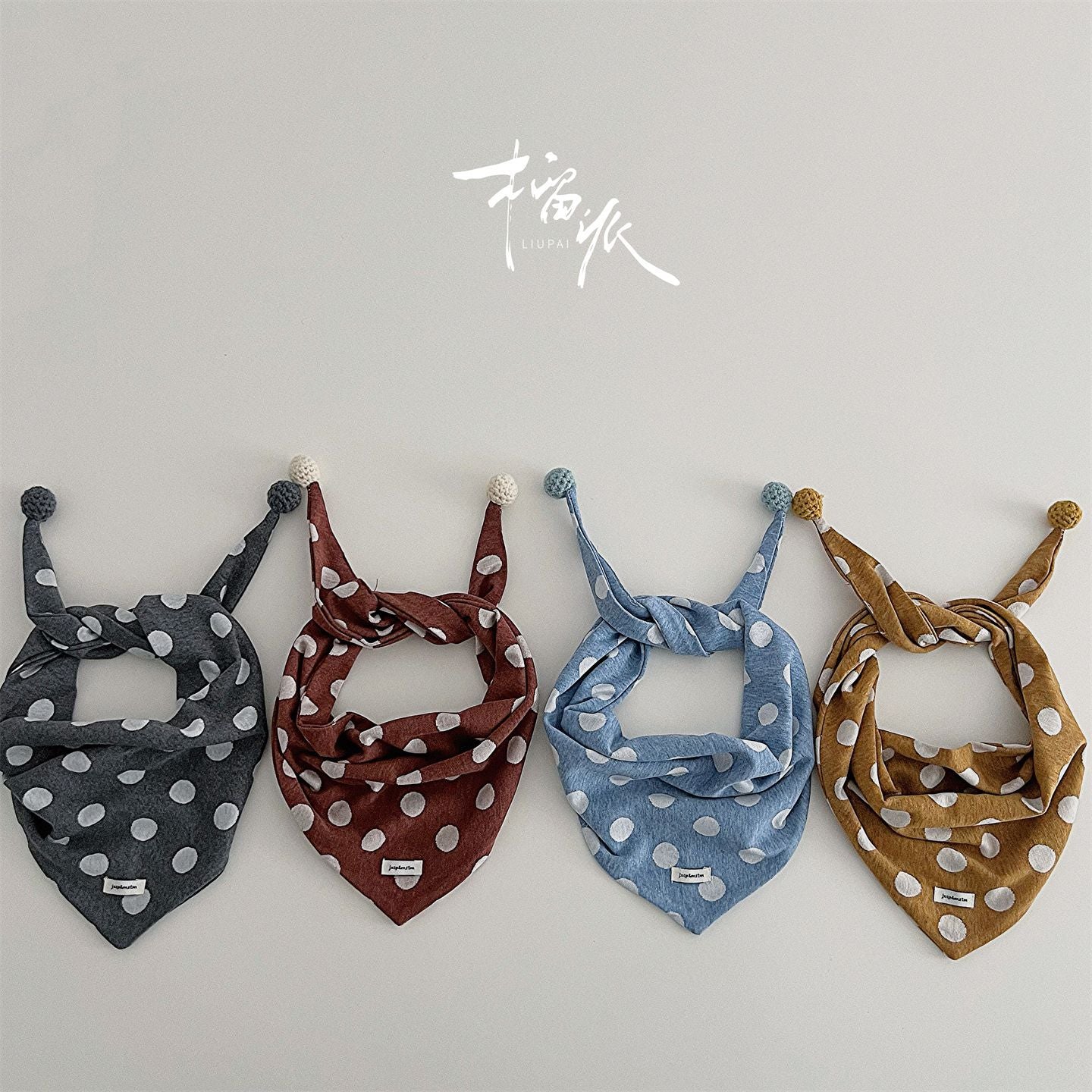 Kid's Polka Dots Triangle Scarf In Sky Blue Acrylic, Perfect For Autumn