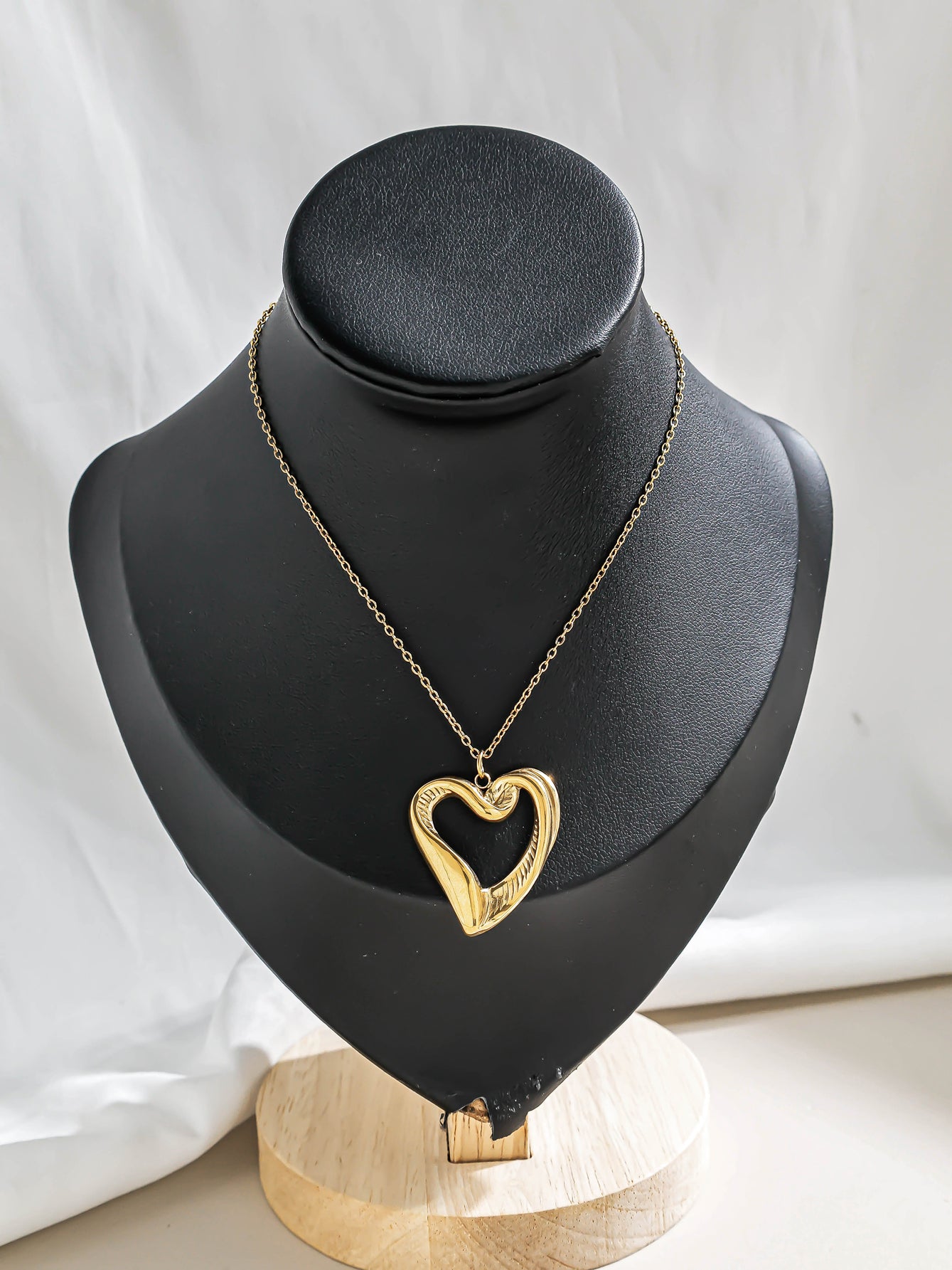 Three-dimensional Starfish Necklace For Women With 18K Real Gold Plated 304 Stainless Steel And PVD Coated Cable Chain