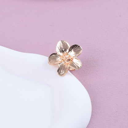 Retro Gold Alloy Flowers Ring For Women Featuring Elegant Floral Design