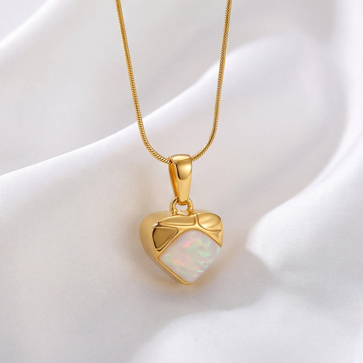 Vintage Style Heart Shape Pendant Necklace For Women In Gold Titanium Steel With Snake Chain