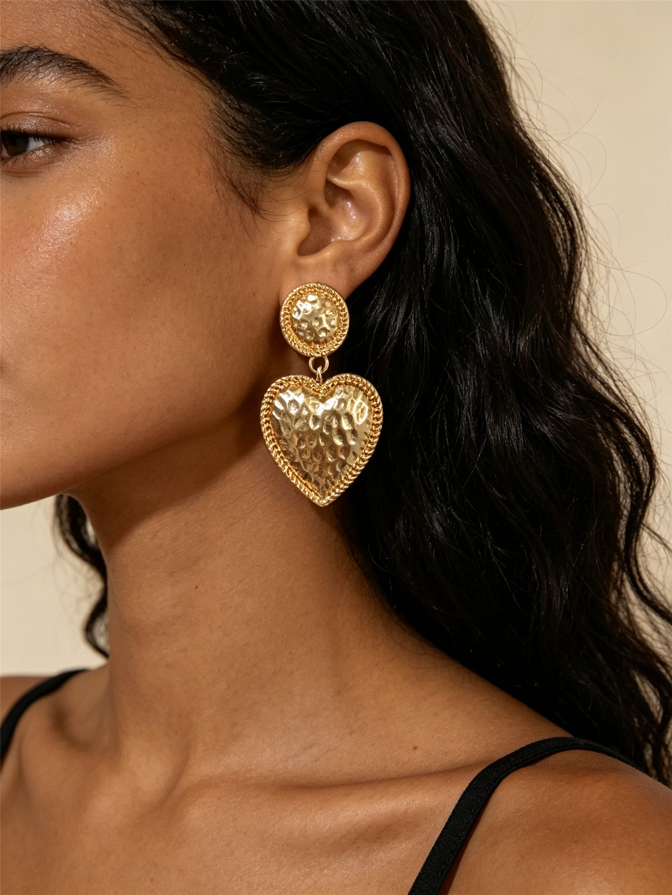 Retro Asymmetrical Heart Shape Earrings For Women In Golden Plated Iron