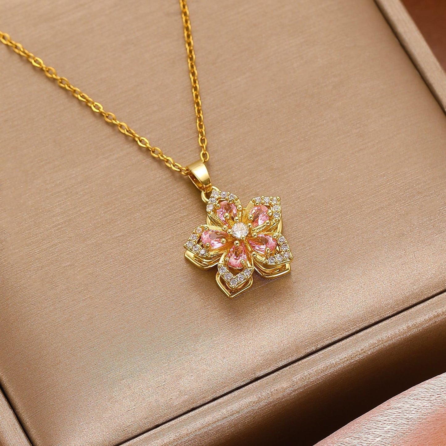 Rotatable Flowers Necklace For Women In White Featuring Copper Pendant With Zircon Inlay