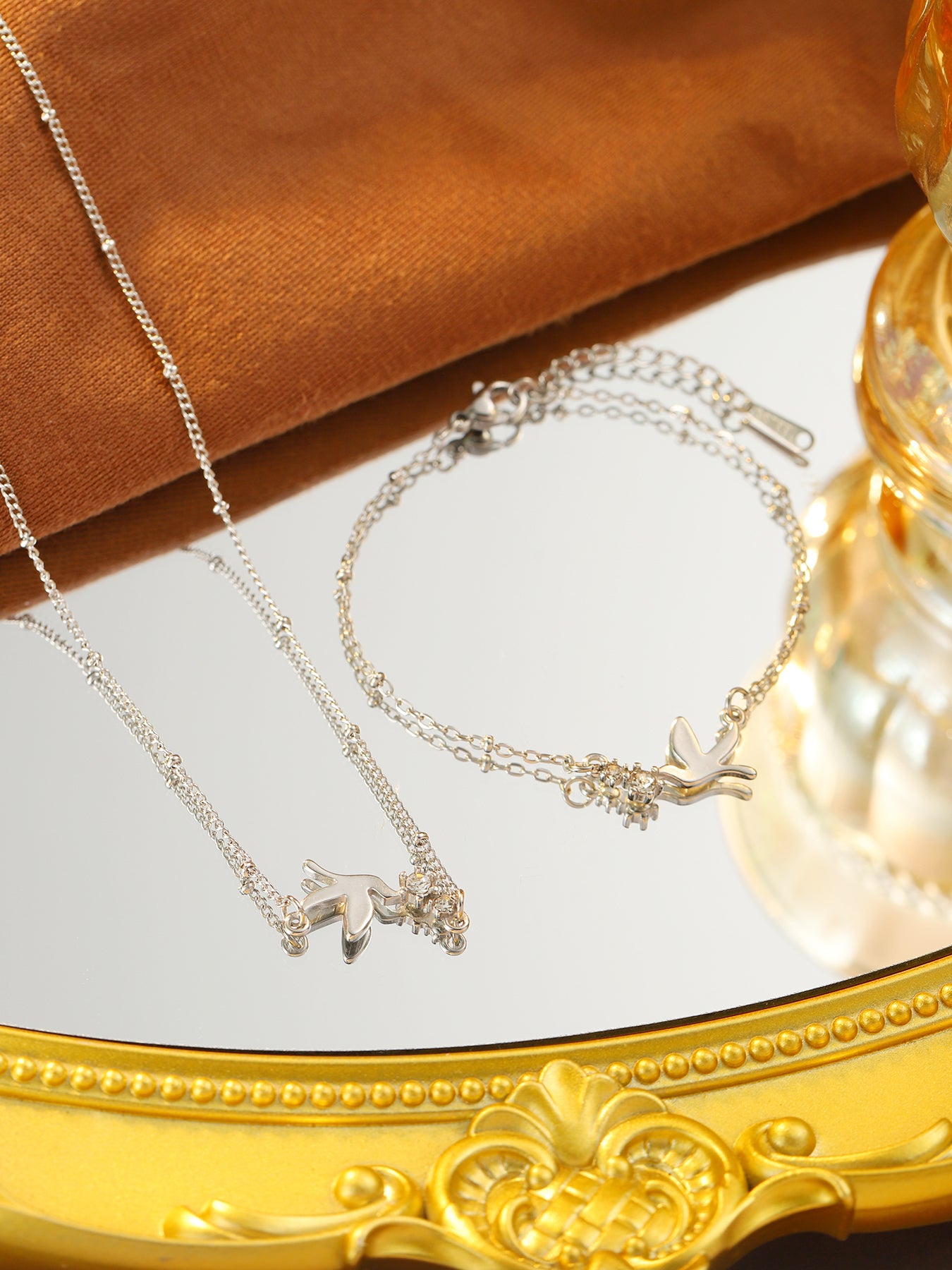 Polished Bird Jewelry Set For Adults With Electroplated Gold Plating, Mixed Materials, Rhinestone Inlay, And Beaded Chain