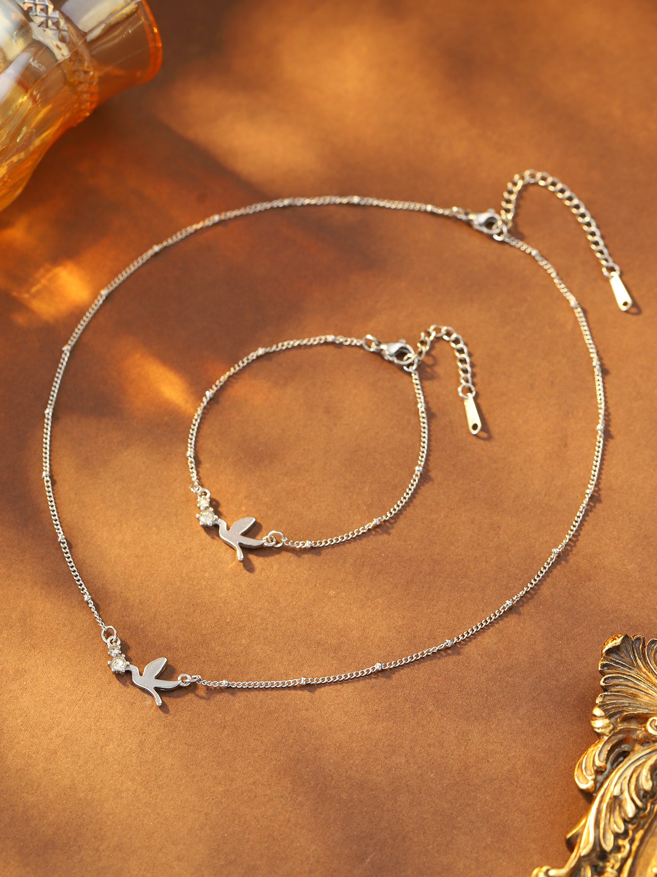 Polished Bird Jewelry Set For Adults With Electroplated Gold Plating, Mixed Materials, Rhinestone Inlay, And Beaded Chain